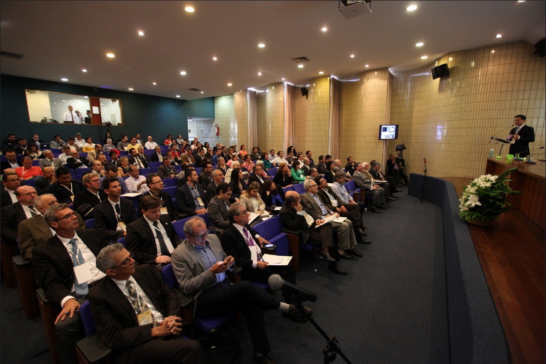 O fórum foi um marco ao reunir 130 participantes e expectadores da transmissão simultânea online